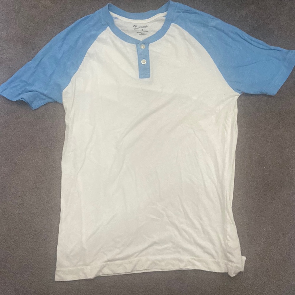 Arizona medium light blue t shirt
